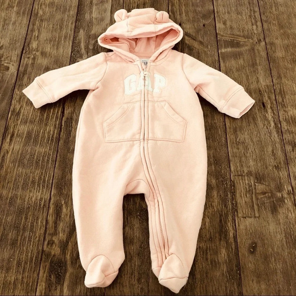 Baby Gap Peach Logo Footed One Piece Sweatsuit 0-3 - Picture 1 of 6